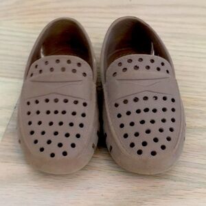 Floafers brown size 5